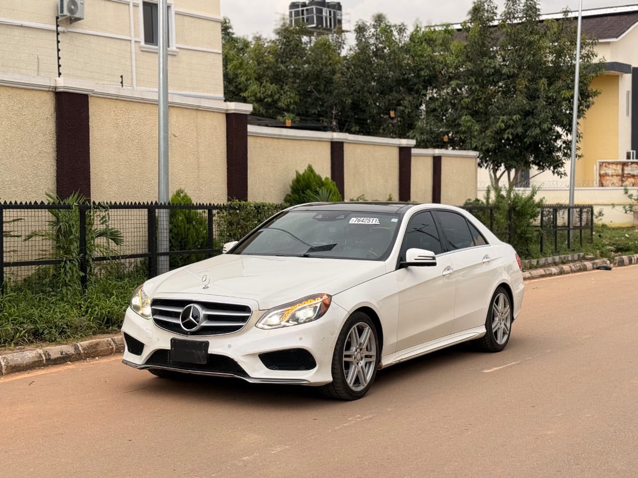 
								Good Deals  Distress Sell  Foreign used Mercedes Benz E400 2015 for just 19.9m Abuja full									