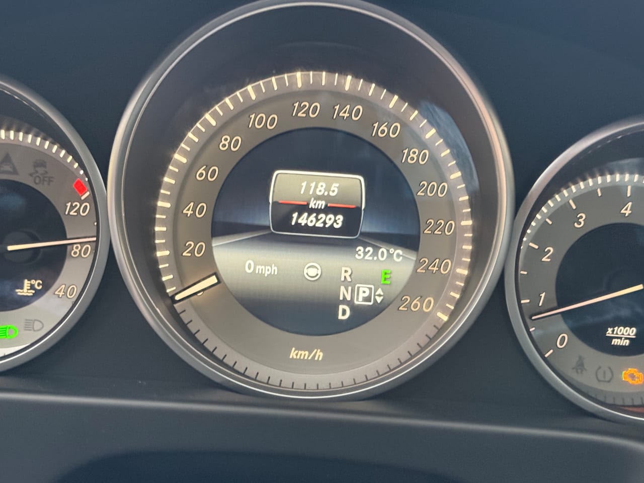 
								Good Deals  Distress Sell  Foreign used Mercedes Benz E400 2015 for just 19.9m Abuja full									