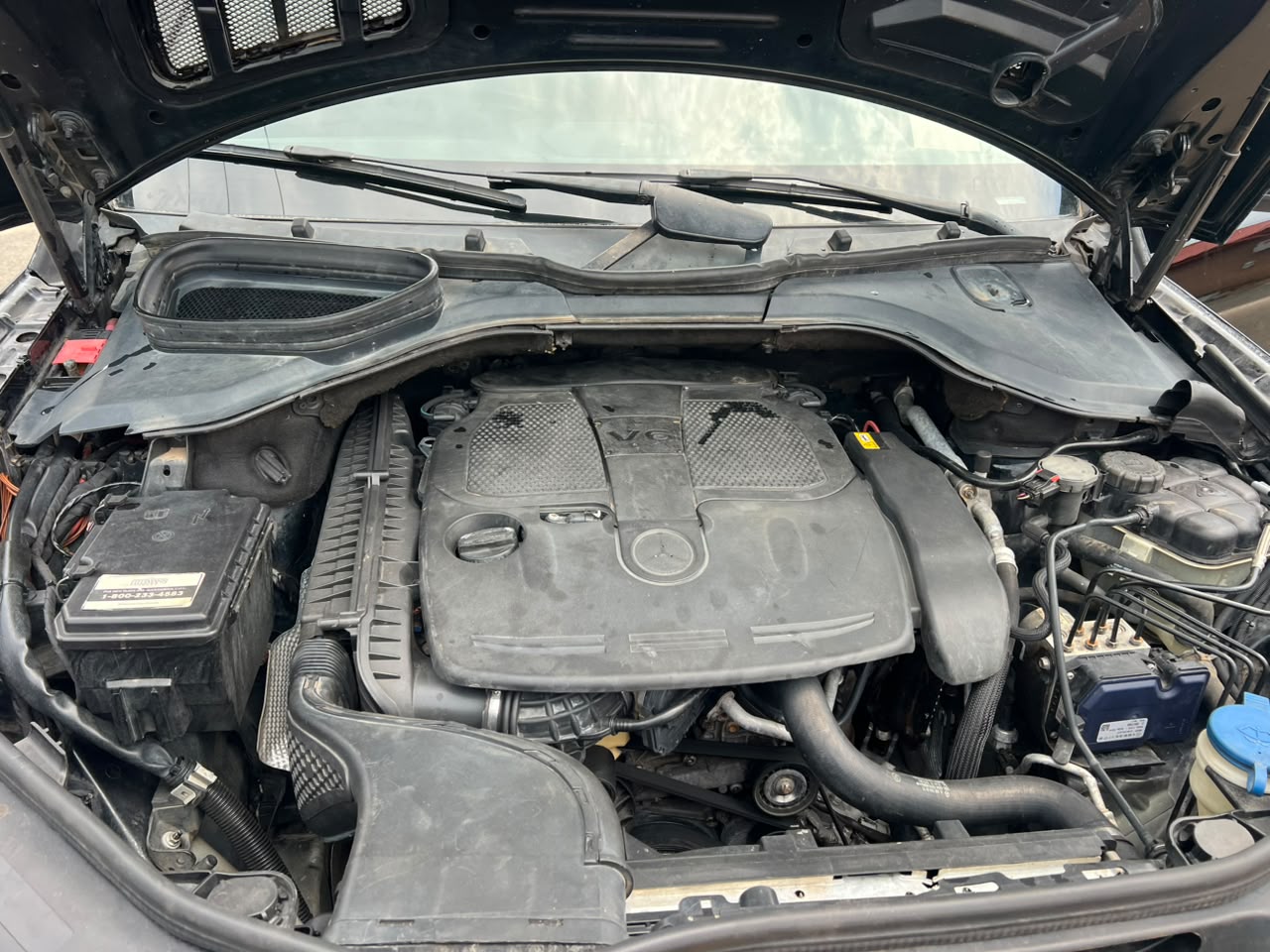 
								Classic distress 2013 ML 350 with untampered engine and gear AC chilling first body price 13m location Abuja owners house  Obinwanne full									