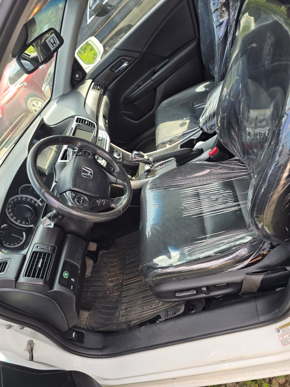 
								Sept Distress: Extremely clean Foreign used 2014 Honda Accord EXL fullest option with mint exterior nd interior Accident Free. going for just 13.3m only full									
