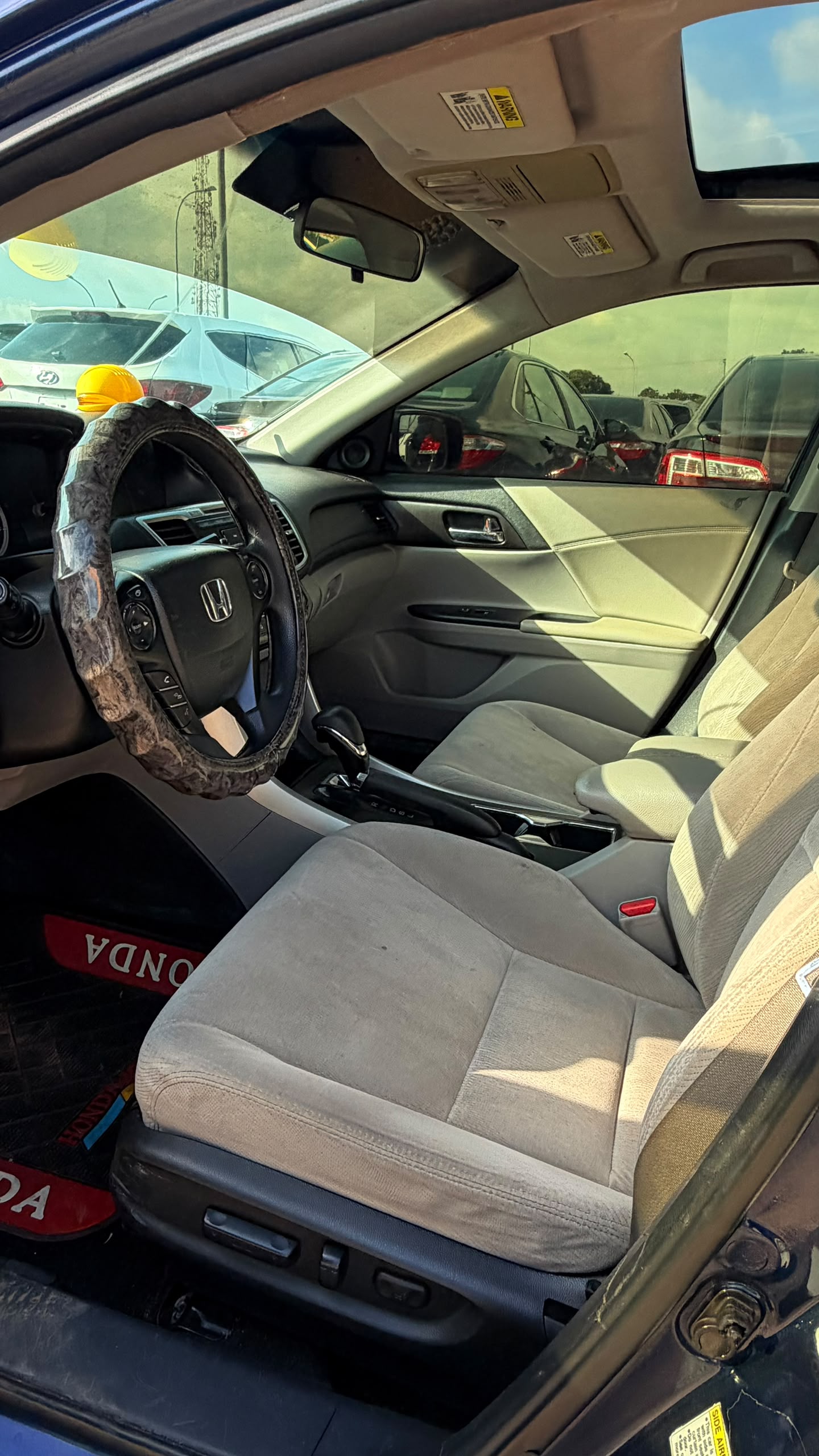 
								REGISTERED 2014 HONDA ACCORD WITH V4 ENGINE,PUSH TO START,SUNROOF, AC FREEZING AND VERIFIED DOCUMENTS VALID FOR 9.5 MILLION NAIRA ONLY full									