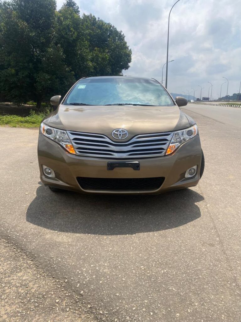 2010 Toyota Venza V6 Absolutely clean  Belgium engine and gear Ac chilling  10M