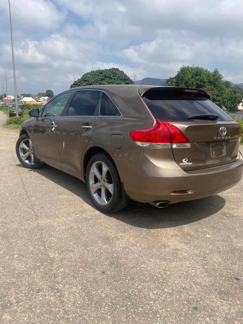
								2010 Toyota Venza V6 Absolutely clean  Belgium engine and gear Ac chilling  10M full									