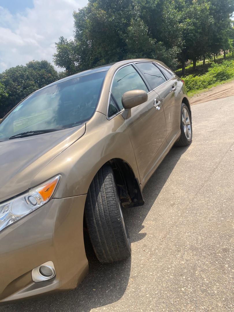 
								2010 Toyota Venza V6 Absolutely clean  Belgium engine and gear Ac chilling  10M full									