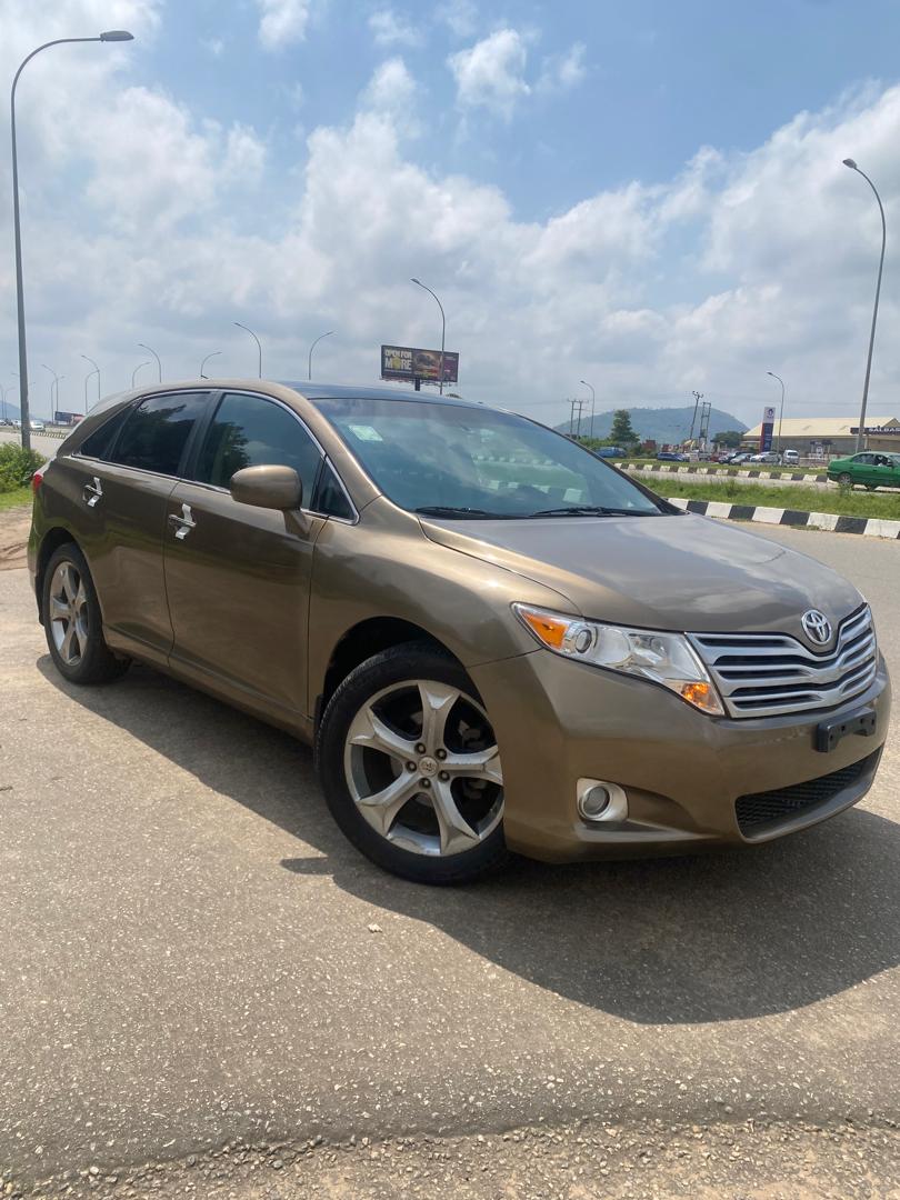 
								2010 Toyota Venza V6 Absolutely clean  Belgium engine and gear Ac chilling  10M full									