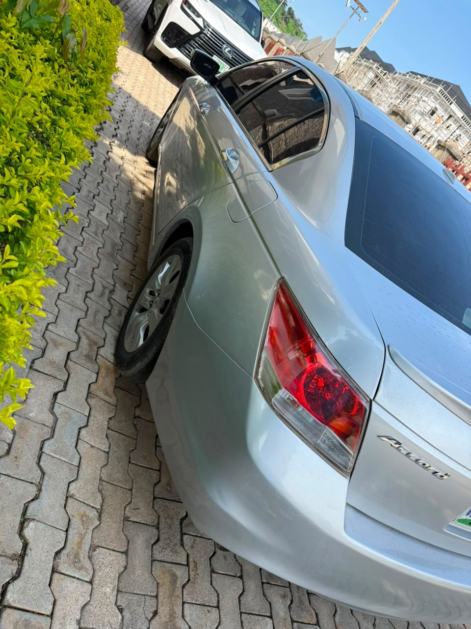 
								2009 clean used accord  With untampered engine  Ac chilling  Buy and drive  4.2M full									