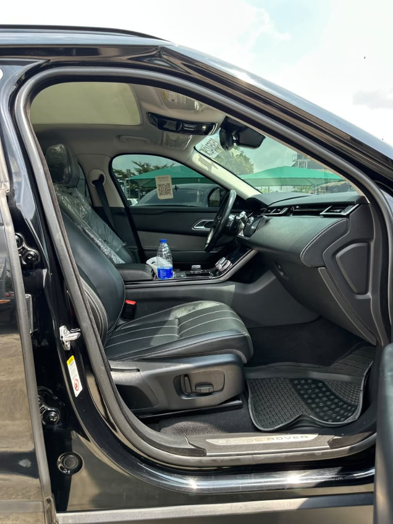 
								Just touch down Foreign used 2020 Range Rover Velar fullest option with 360° camera heated and ventilated leather seats retractable door handles blind spot lane keeping assist adaptive cruise controlpower boot anti collision sensor and many more.  💰 50 million naira only 📍 Abuja full									