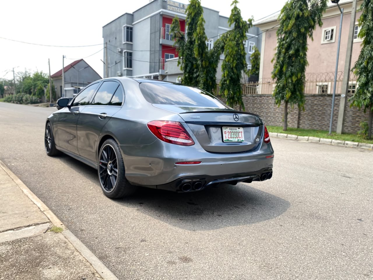 
								2 months registered, 2017 Mercedes Benz E43, with untapped v8 engine, selling for just N56m location Abuja full									