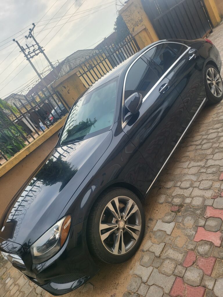 Extremely sharp 2016 C300 Just like belgium  Price: 13m owner come with my Sambo