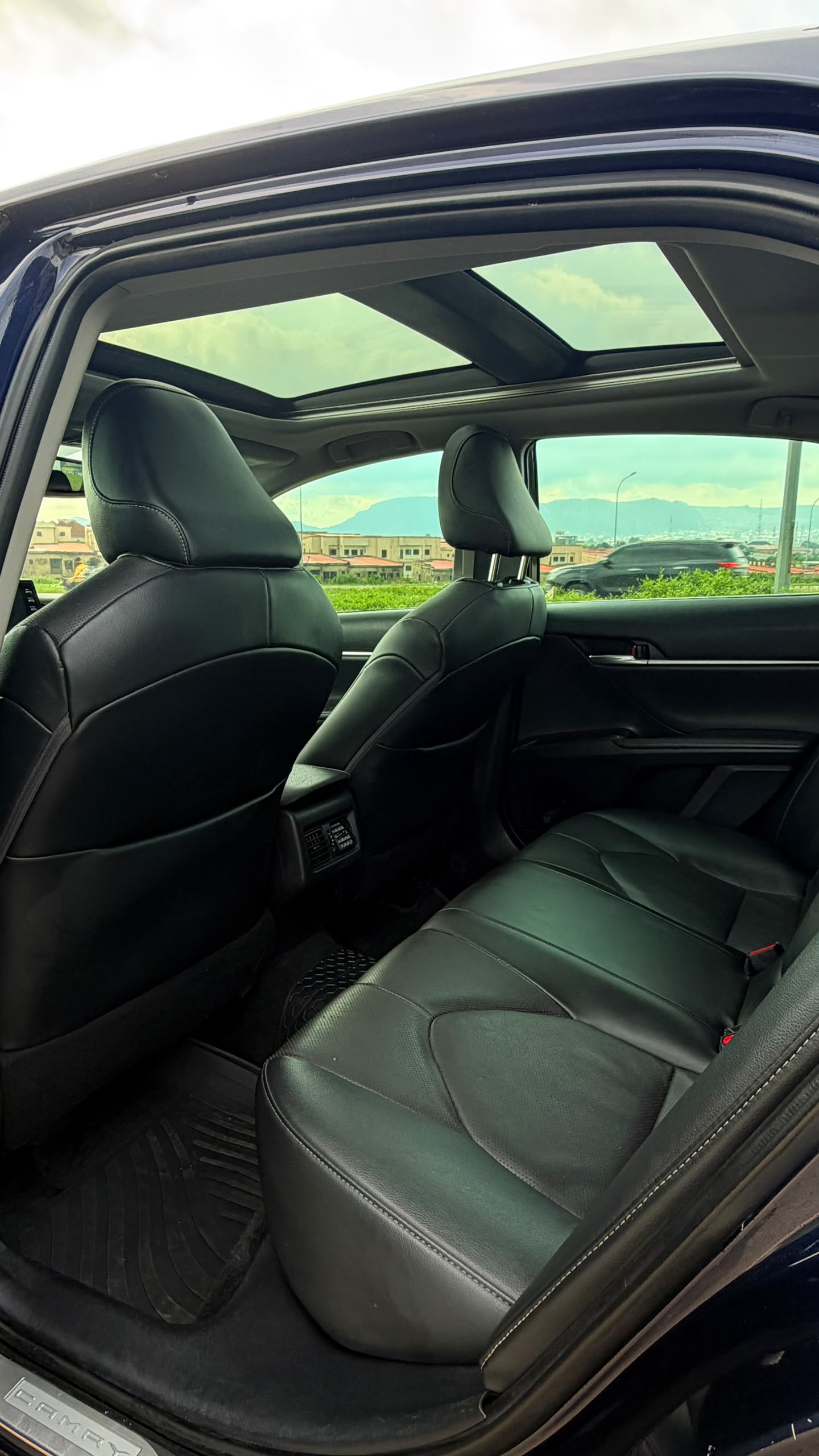 
								FOREIGN USED 🇺🇸 2021 TOYOTA CAMRY XSE WITH PUSH TO START, 360 DEGREES CAMERA,FULL PANORAMIC ROOF,ANTI BRAKE SYSTEM, COALITION SENSORS REAR AC VENT V4 ENGINE AC FREEZING AND VERIFIED DUTY VALID FOR 36.5 MILLION NAIRA ONLY full									