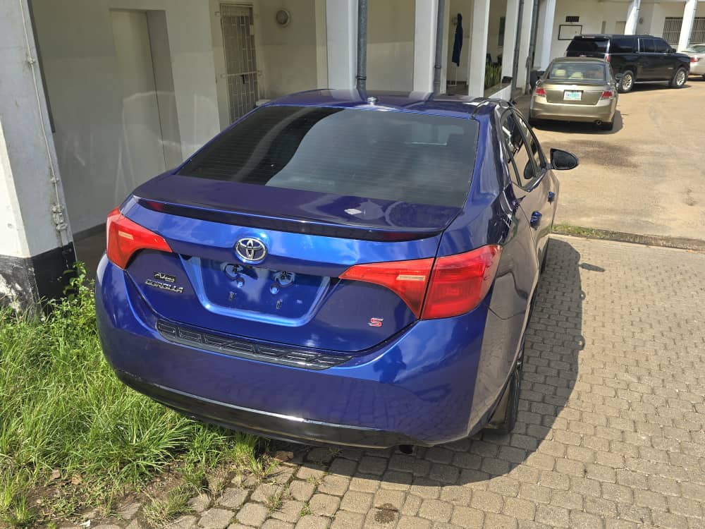 
								Extremely clean 2016 Toyota Corolla with original custom duty, sound engine and gear, AC chilling 💯,Toks standard, nothing to fix, everything is blessed, just 9.8M, Abuja full									