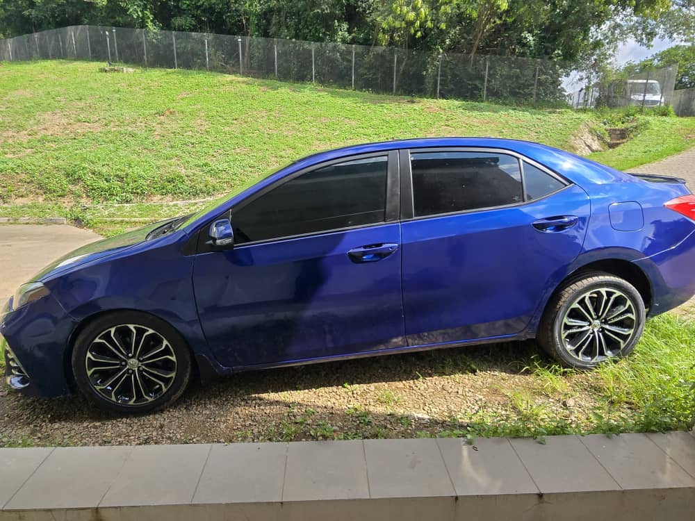 
								Extremely clean 2016 Toyota Corolla with original custom duty, sound engine and gear, AC chilling 💯,Toks standard, nothing to fix, everything is blessed, just 9.8M, Abuja full									