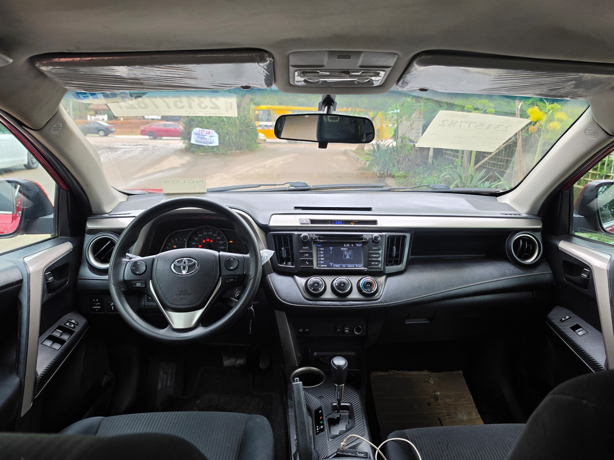 
								Belgium standards Toyota RAV4 2014 Engine and gearbox untempered AC chilling going for 13m  Abujadeal full									