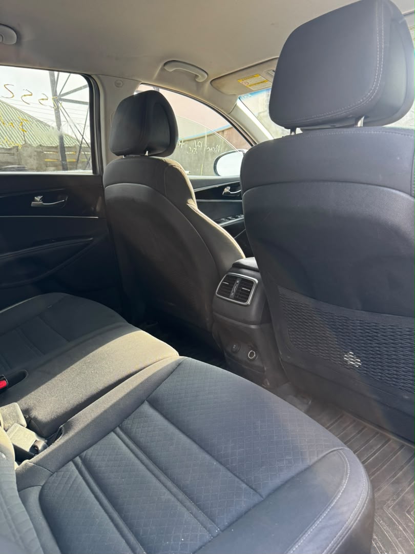
								ABUJA📍FOREIGN USED 2016 KIA SORENTO IN PRISTINE CONDITION WITH 2026 ENTRY FULLY PAID DUTY 14.5M ONLY full									