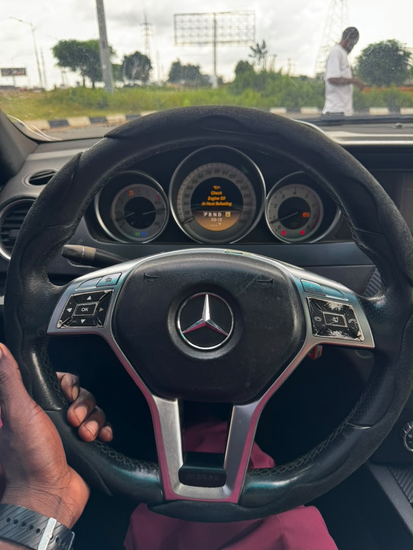 
								iveaway Deal‼️‼️‼️ Neatly Used 2012 Mbenz C250 buy and drive  (Key Entry & Sunroof) with duty (WASH & FLY) going for just 9.2m Net 200k sambo with me Lugbe Abuja📍 ZERO CHAIN DEAL full									