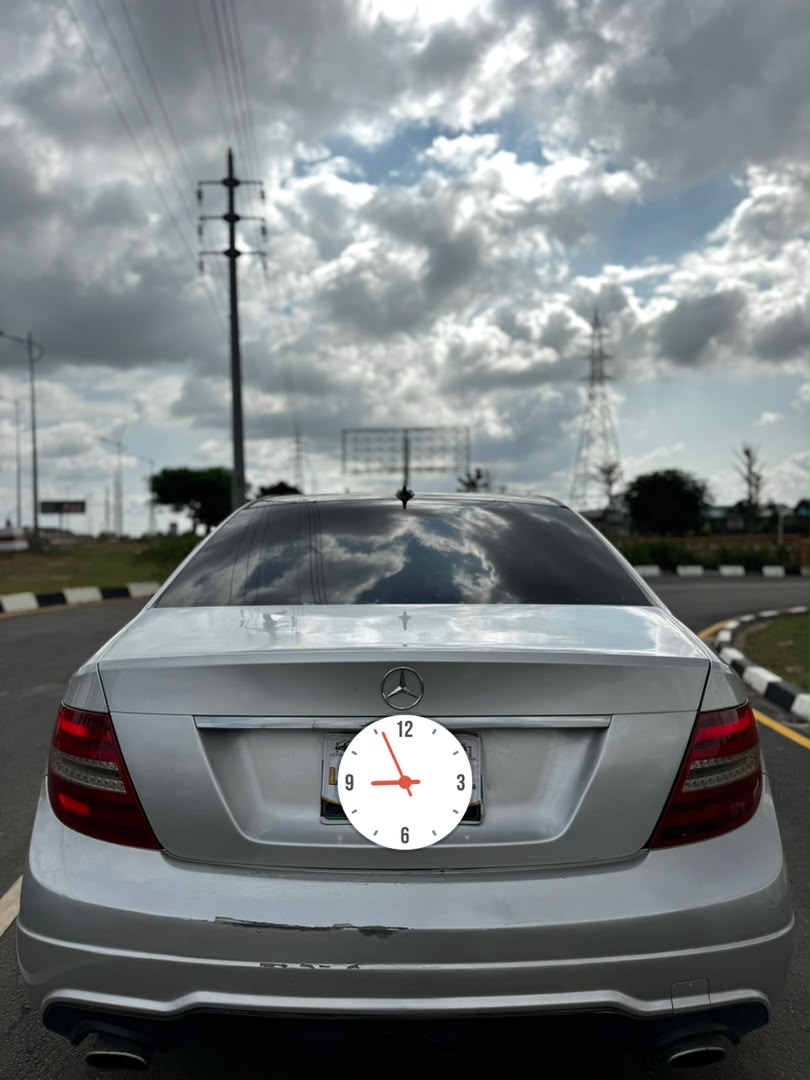 
								iveaway Deal‼️‼️‼️ Neatly Used 2012 Mbenz C250 buy and drive  (Key Entry & Sunroof) with duty (WASH & FLY) going for just 9.2m Net 200k sambo with me Lugbe Abuja📍 ZERO CHAIN DEAL full									