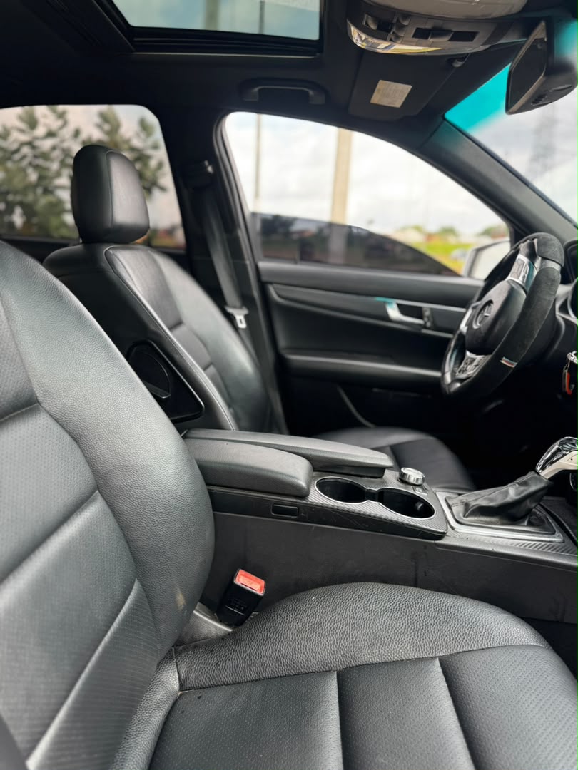 
								iveaway Deal‼️‼️‼️ Neatly Used 2012 Mbenz C250 buy and drive  (Key Entry & Sunroof) with duty (WASH & FLY) going for just 9.2m Net 200k sambo with me Lugbe Abuja📍 ZERO CHAIN DEAL full									