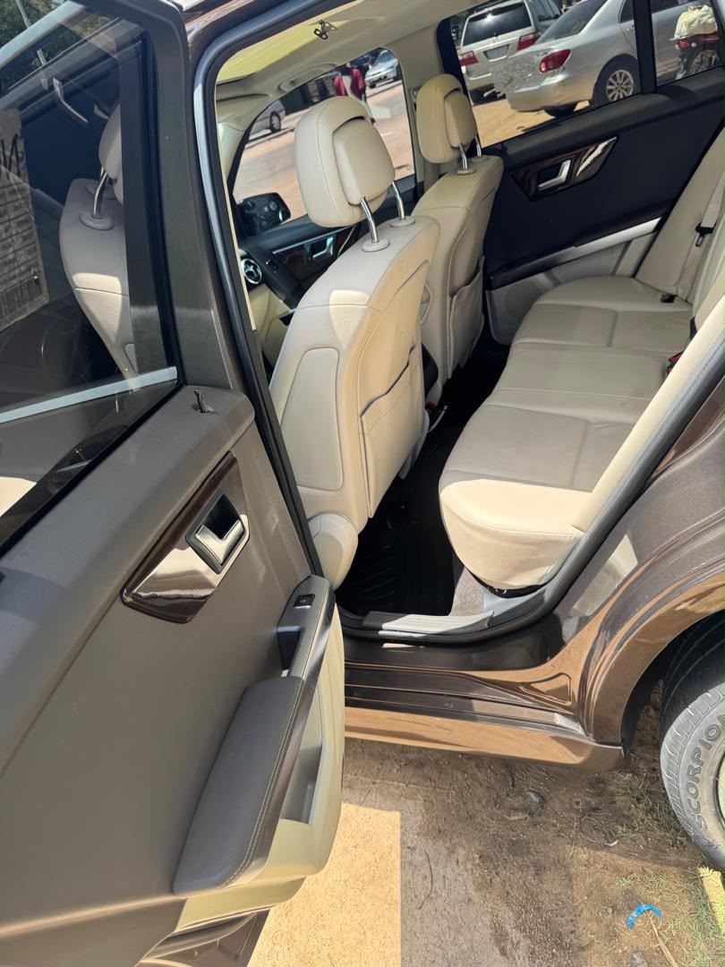 
								Just arrived direct Belgium 🇱🇷 glk 350 4matic 2014 model custom duty 2026 and in pristine condition 👍 power booting fullest option @ just 16.5m net 🥅 DEIDEI ABUJA full									
