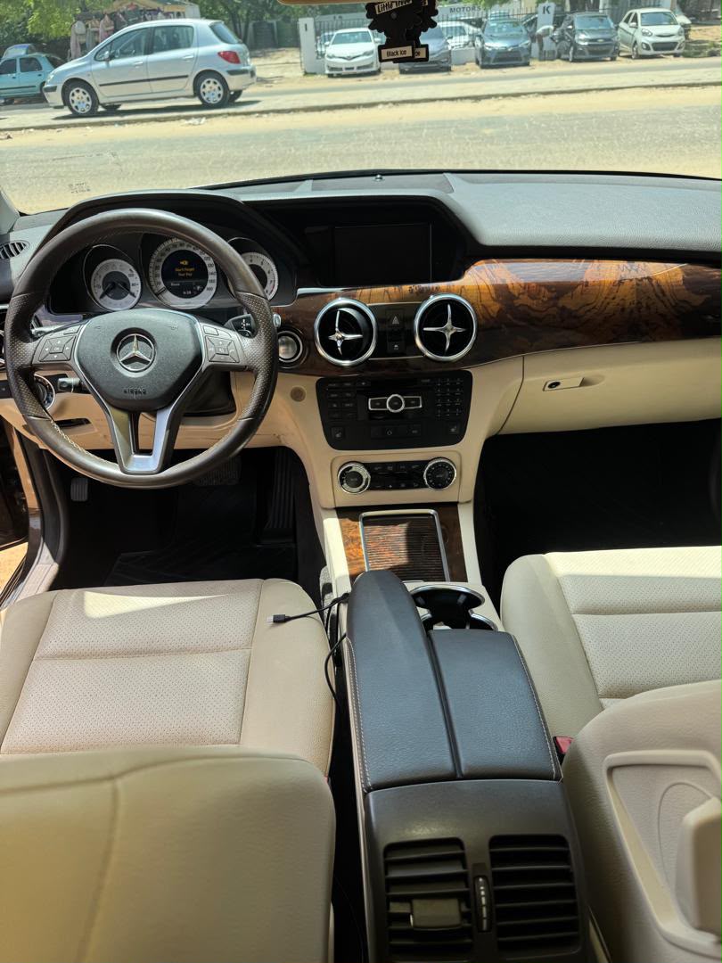
								Just arrived direct Belgium 🇱🇷 glk 350 4matic 2014 model custom duty 2026 and in pristine condition 👍 power booting fullest option @ just 16.5m net 🥅 DEIDEI ABUJA full									