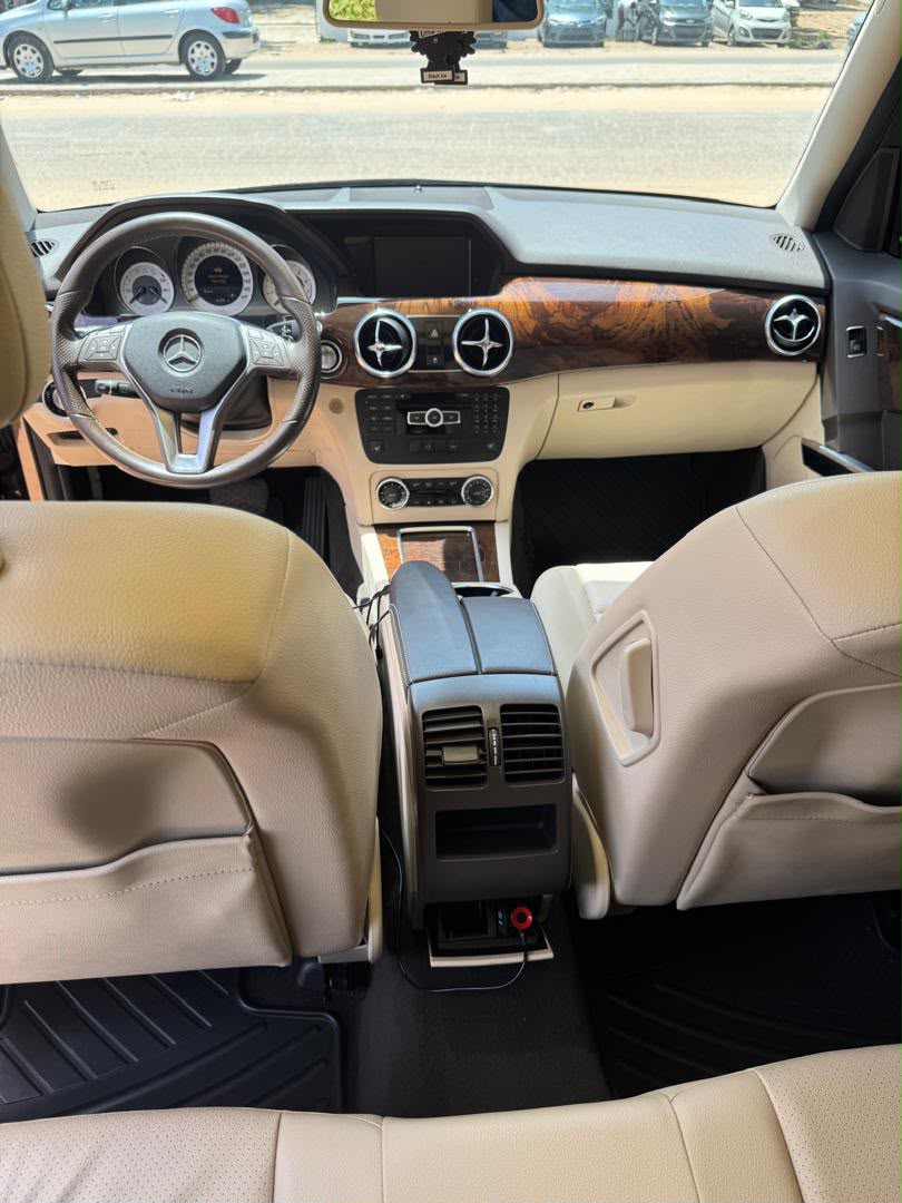 
								Just arrived direct Belgium 🇱🇷 glk 350 4matic 2014 model custom duty 2026 and in pristine condition 👍 power booting fullest option @ just 16.5m net 🥅 DEIDEI ABUJA full									