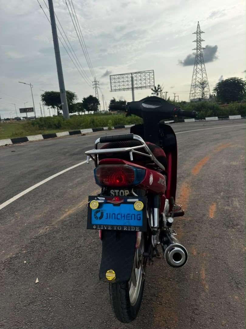 
								Giveaway Deal‼️‼️‼️ Neatly Used Haojue Bike (Rubber Rubber) going for just 650k with only 50k sambo with me Lugbe Abuja📍 ZERO CHAIN DEAL full									