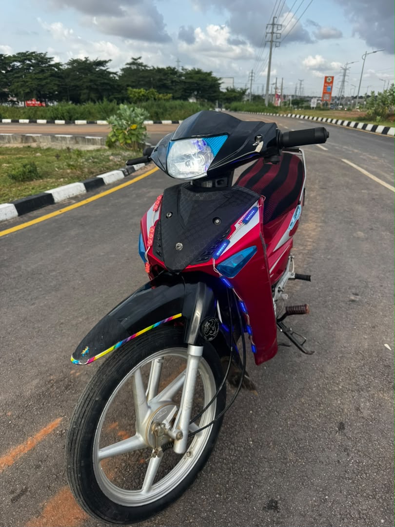 
								Giveaway Deal‼️‼️‼️ Neatly Used Haojue Bike (Rubber Rubber) going for just 650k with only 50k sambo with me Lugbe Abuja📍 ZERO CHAIN DEAL full									