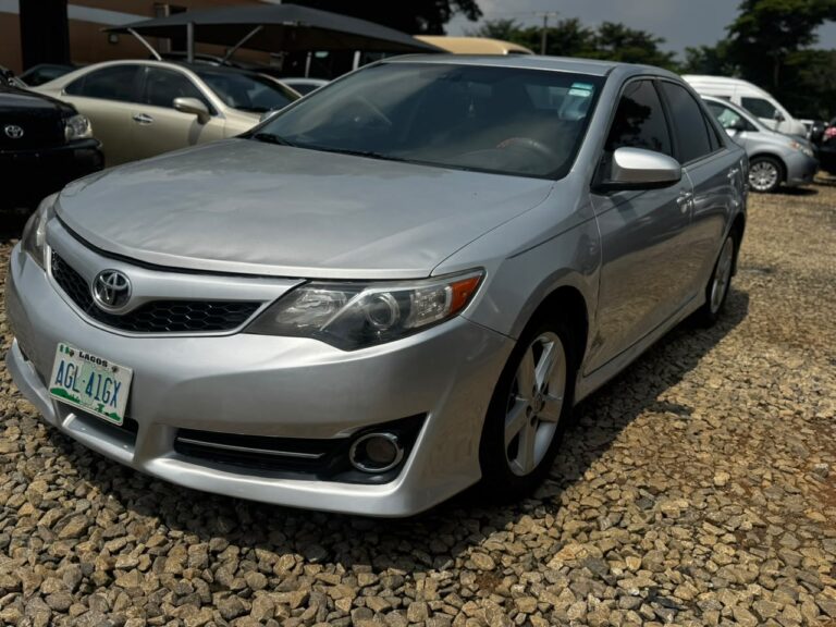 2014 Toyota Camry with untempered engine and gear // sharp chilling AC 9.5m only 📍 Gwarimpa Abuja