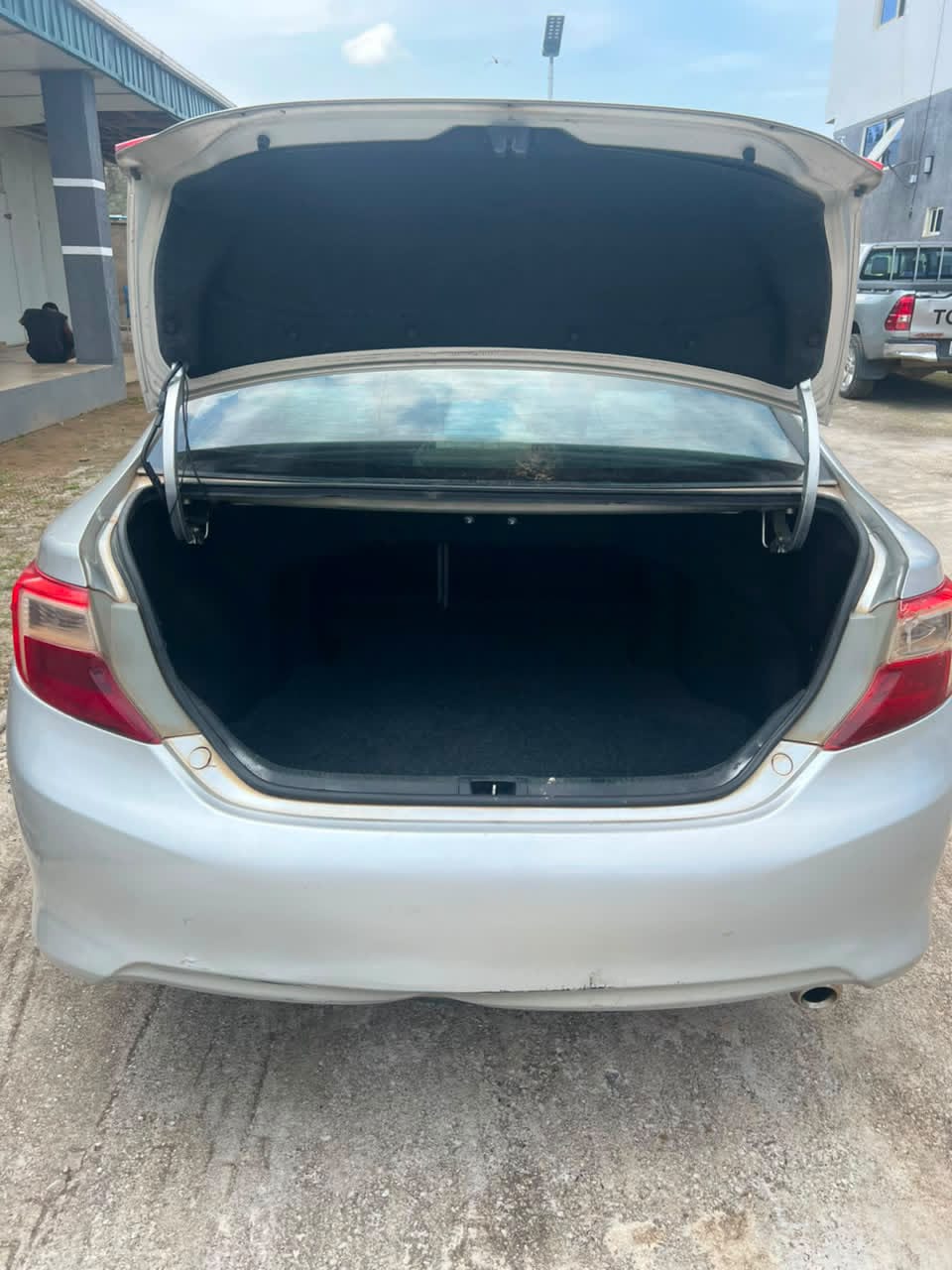 
								Super clean  Toyota Camry 2013 model Sound engine and gear  Ac chilling  Original duty  First body  Location Abuja  Price 8.4m full									