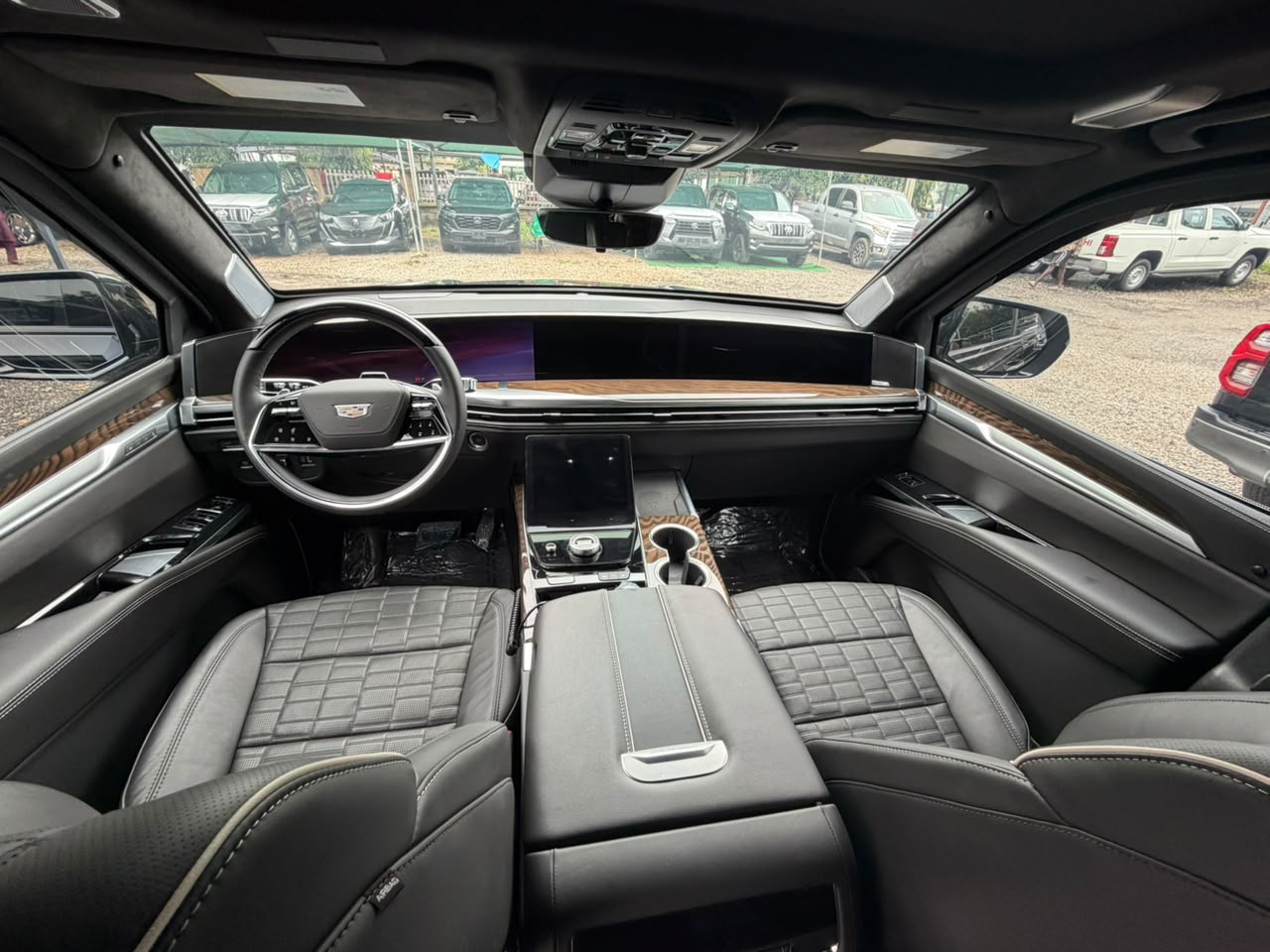 
								BRAND NEW 2026 ESCALADE 600 BULLETPROOF for Just ₦700m OnLy💰 full									
