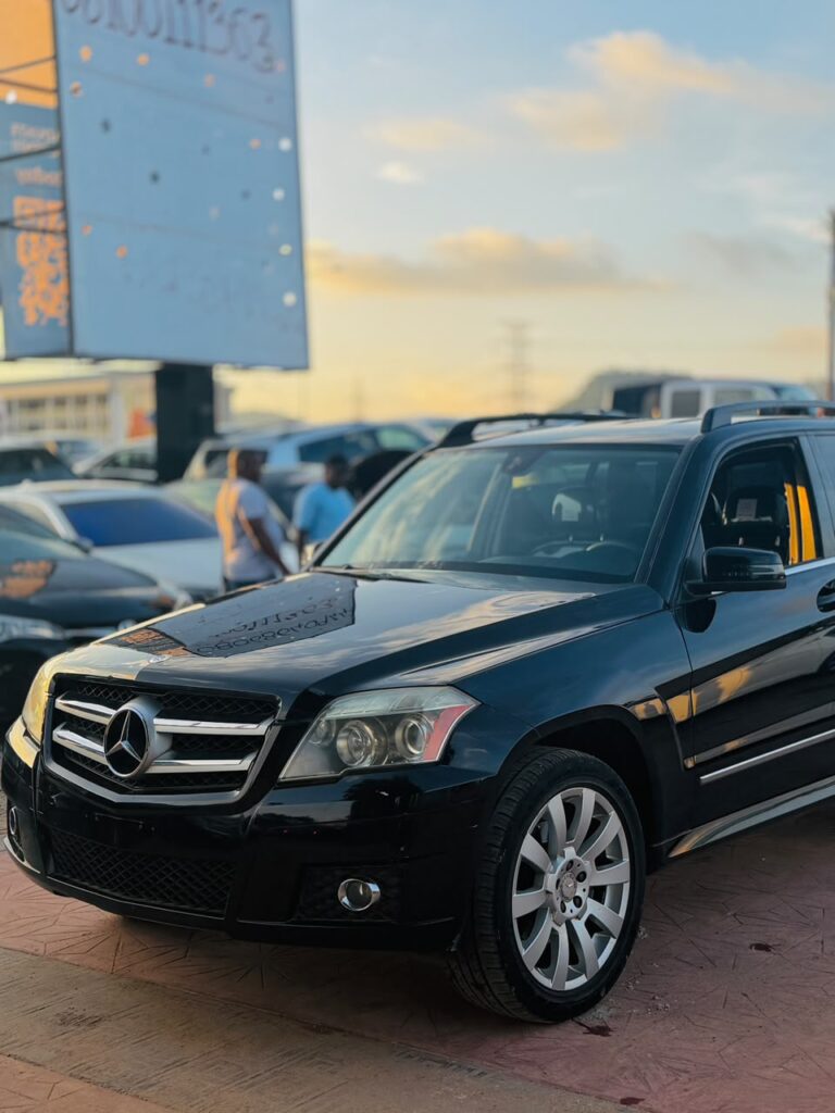 Massive Distress Sale!!! TOKS 🇺🇸MERCEDES-BENZ GLK350 2011  Everything Blessed  No Nigerian Paint  Pure Virgin Car  Duty: 2026 fully paid Price: 10.5 million Settlement: TBD  Location: Abuja  Rush before you hear sold o 🤝  This kind of deal hardly comes twice.