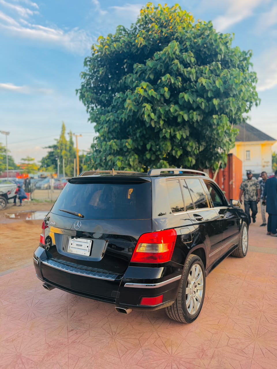 
								Massive Distress Sale!!! TOKS 🇺🇸MERCEDES-BENZ GLK350 2011  Everything Blessed  No Nigerian Paint  Pure Virgin Car  Duty: 2026 fully paid Price: 10.5 million Settlement: TBD  Location: Abuja  Rush before you hear sold o 🤝  This kind of deal hardly comes twice. full									