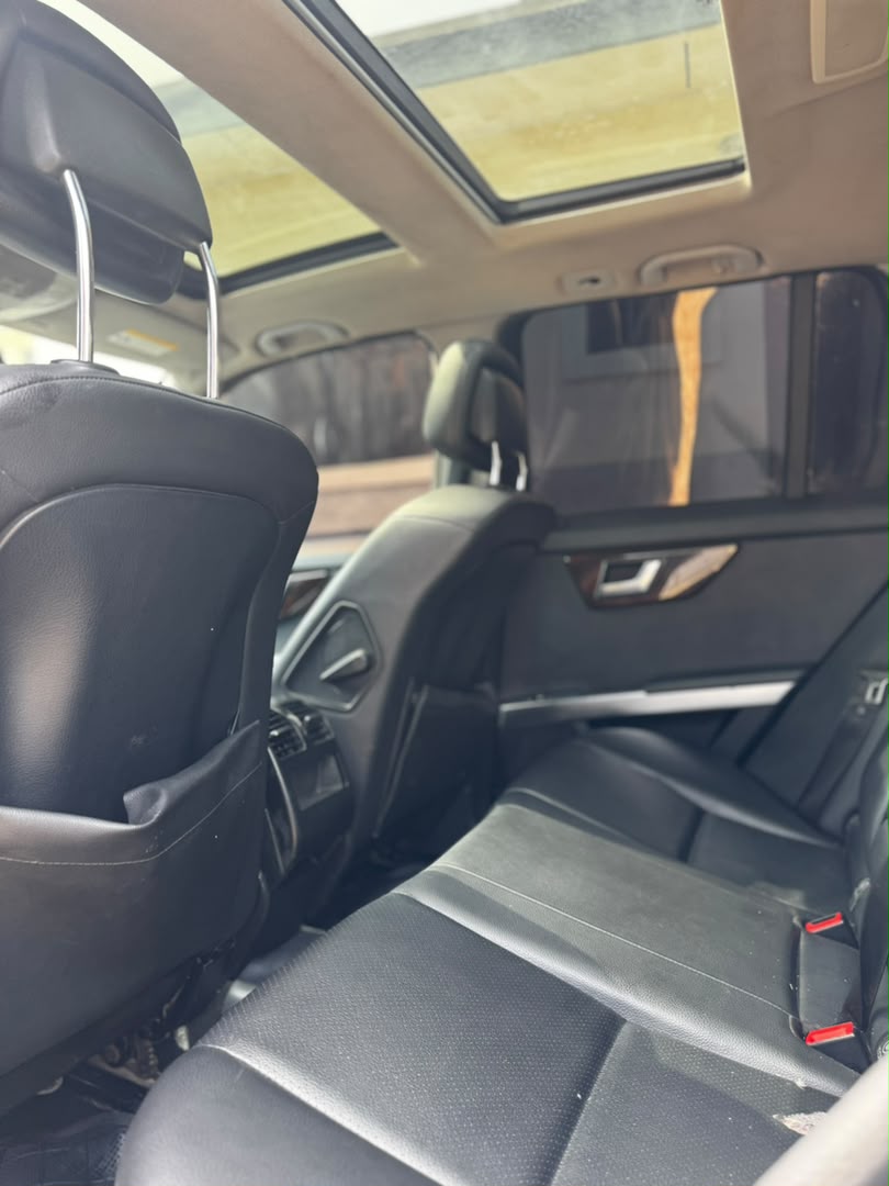 
								DEALERS DEAL‼️‼️‼️ Carefully Used 2014/15 Mercedes Benz GLK350 (4Matic) car is pristine condition (Key Entry Power Booth & Double Pano) buy and drive with original duty going for just 9.8m Last Add sambo Lugbe Abuja📍 ZERO CHAIN DEAL full									