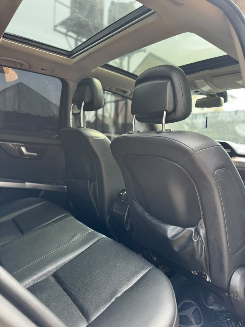 
								DEALERS DEAL‼️‼️‼️ Carefully Used 2014/15 Mercedes Benz GLK350 (4Matic) car is pristine condition (Key Entry Power Booth & Double Pano) buy and drive with original duty going for just 9.8m Last Add sambo Lugbe Abuja📍 ZERO CHAIN DEAL full									