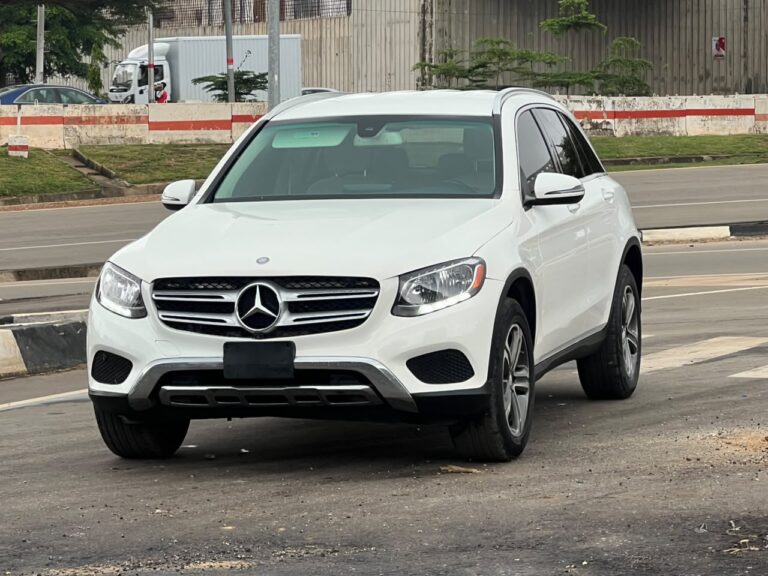 FOREIGN USED 2016 MERCEDES-BENZ GLC300 NOTHING TO FIX WITH ORIGINAL CUSTOM DUTY GOING FOR 26.5M ABUJA DEAL