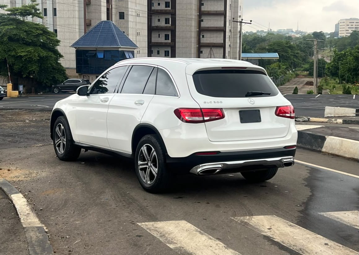 
								FOREIGN USED 2016 MERCEDES-BENZ GLC300 NOTHING TO FIX WITH ORIGINAL CUSTOM DUTY GOING FOR 26.5M ABUJA DEAL full									