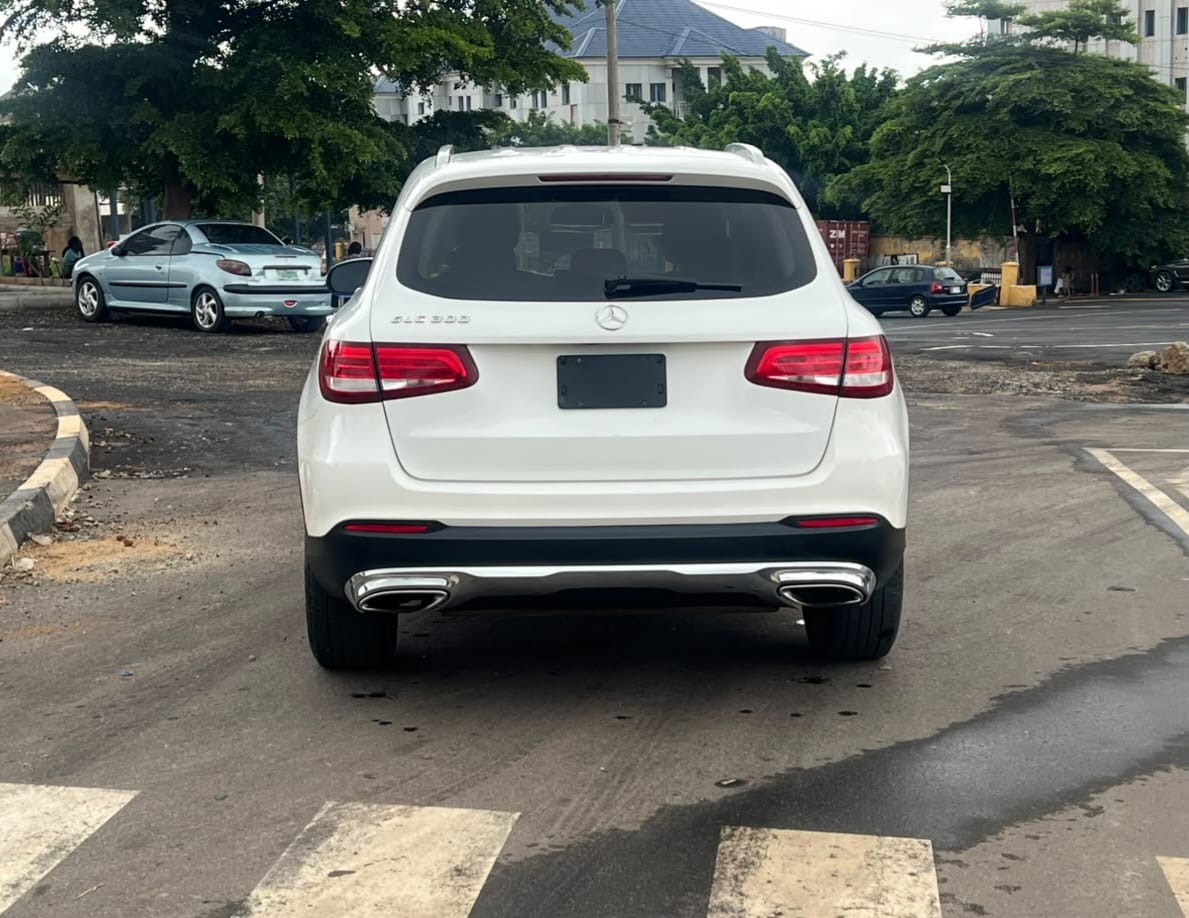 
								FOREIGN USED 2016 MERCEDES-BENZ GLC300 NOTHING TO FIX WITH ORIGINAL CUSTOM DUTY GOING FOR 26.5M ABUJA DEAL full									