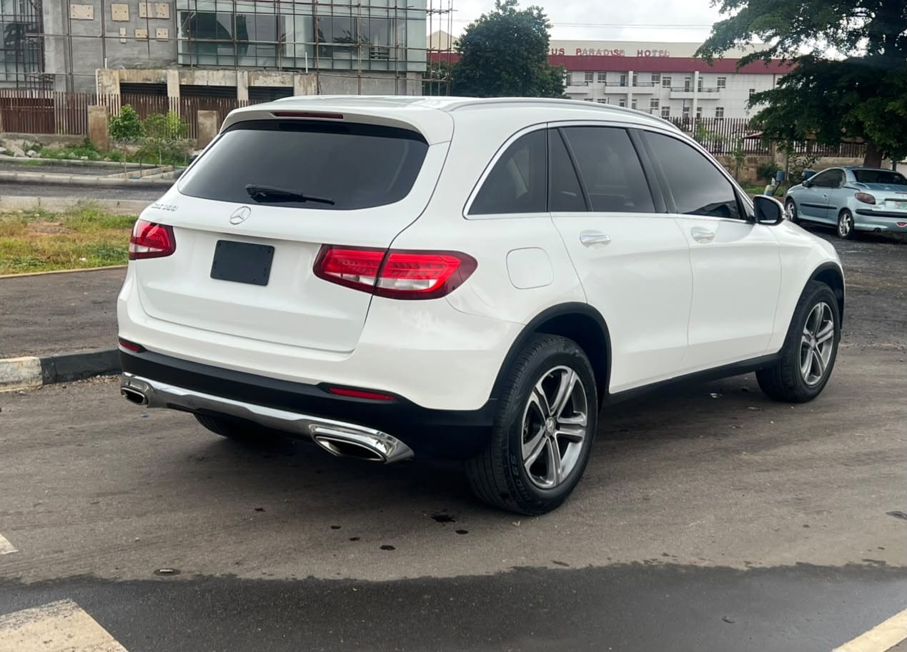 
								FOREIGN USED 2016 MERCEDES-BENZ GLC300 NOTHING TO FIX WITH ORIGINAL CUSTOM DUTY GOING FOR 26.5M ABUJA DEAL full									