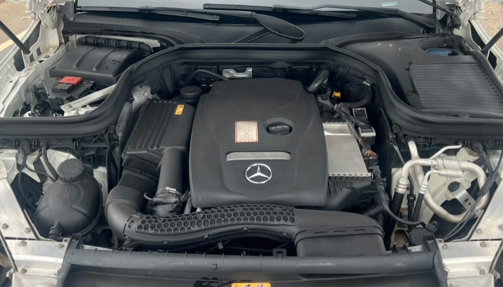 
								FOREIGN USED 2016 MERCEDES-BENZ GLC300 NOTHING TO FIX WITH ORIGINAL CUSTOM DUTY GOING FOR 26.5M ABUJA DEAL full									