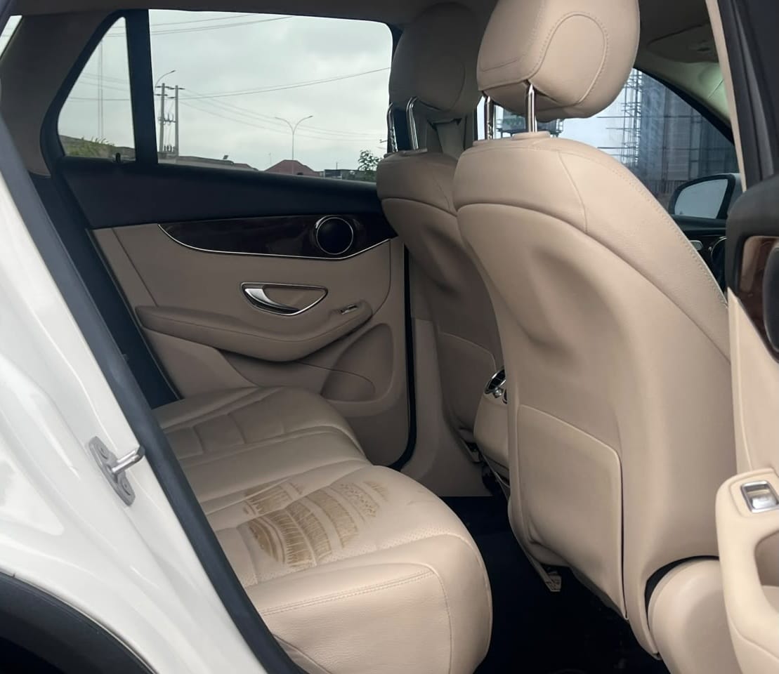 
								FOREIGN USED 2016 MERCEDES-BENZ GLC300 NOTHING TO FIX WITH ORIGINAL CUSTOM DUTY GOING FOR 26.5M ABUJA DEAL full									