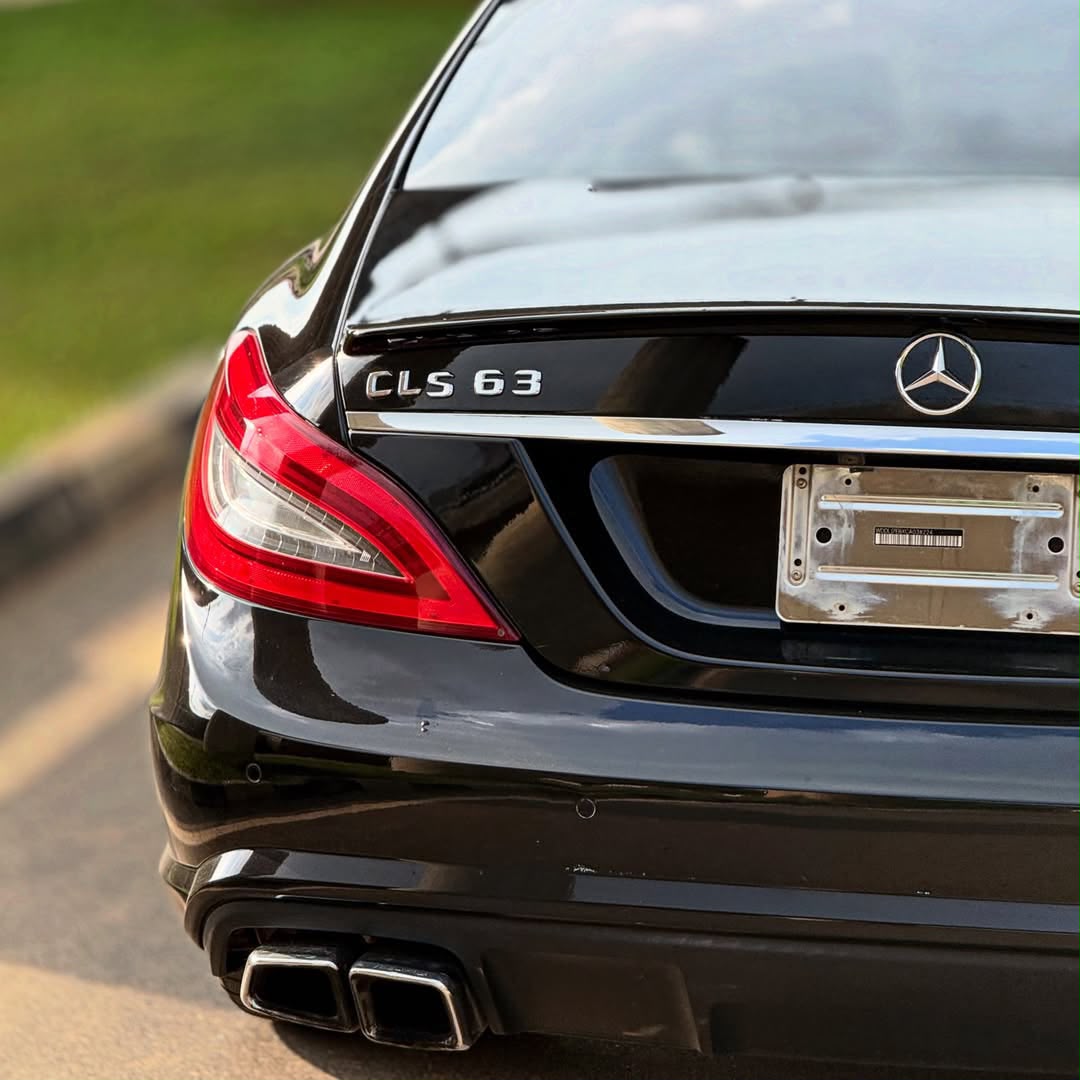 
								This GooD DeaL Won’t LasT🔥  FoReiGn UseD 2014 C300 MerCeDes Benz 4MaTic(BLACK ENGINE) Available For QuicK Sale Going for Just 11.5M OnLy full									