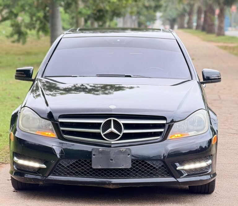 This GooD DeaL Won’t LasT🔥  FoReiGn UseD 2014 C300 MerCeDes Benz 4MaTic(BLACK ENGINE) Available For QuicK Sale Going for Just 11.5M OnLy