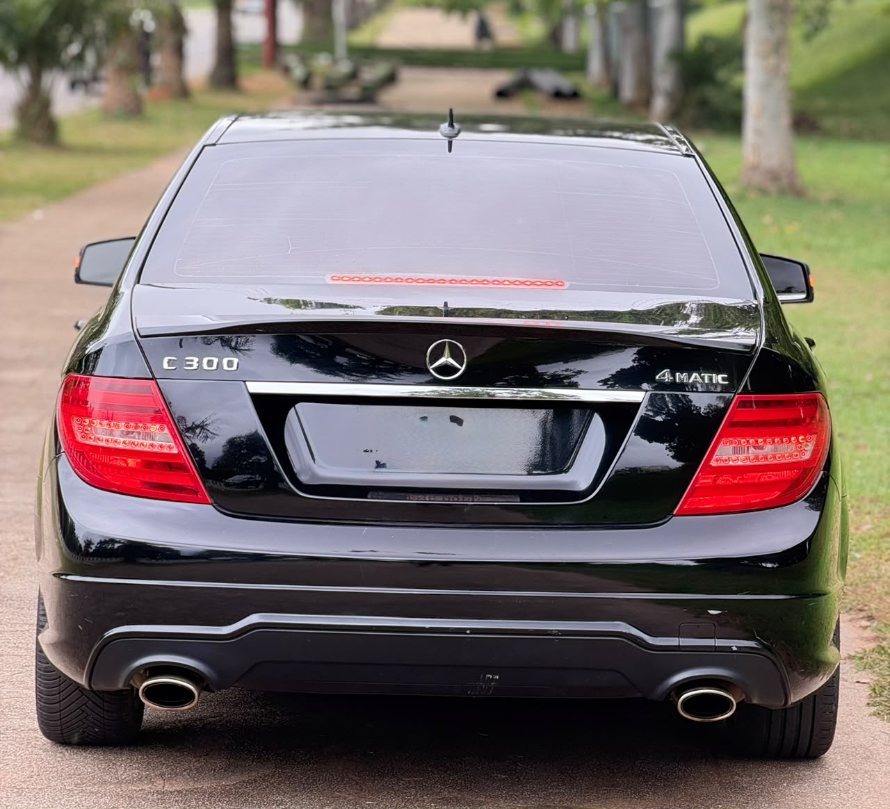 
								This GooD DeaL Won’t LasT🔥  FoReiGn UseD 2014 C300 MerCeDes Benz 4MaTic(BLACK ENGINE) Available For QuicK Sale Going for Just 11.5M OnLy full									