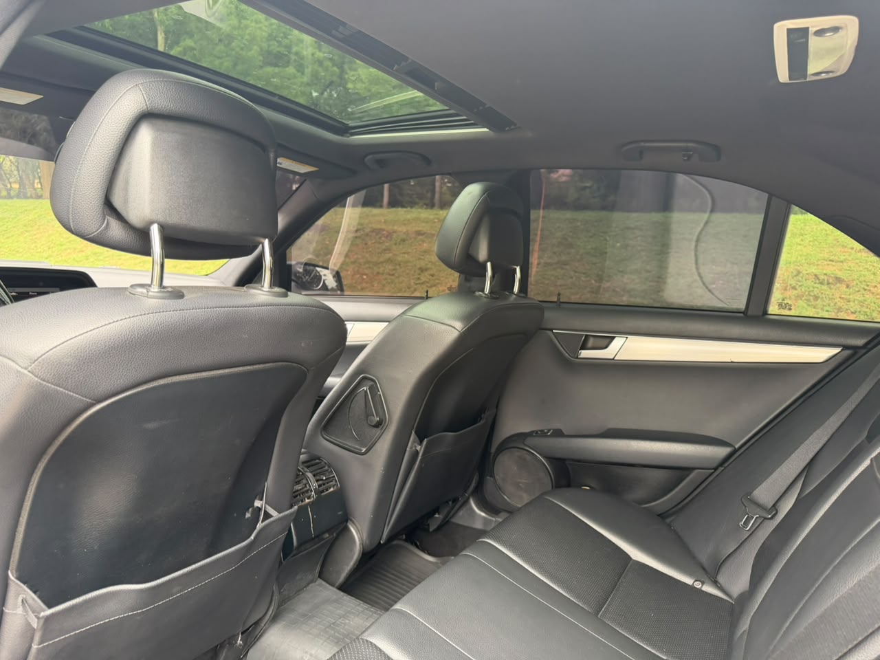 
								This GooD DeaL Won’t LasT🔥  FoReiGn UseD 2014 C300 MerCeDes Benz 4MaTic(BLACK ENGINE) Available For QuicK Sale Going for Just 11.5M OnLy full									