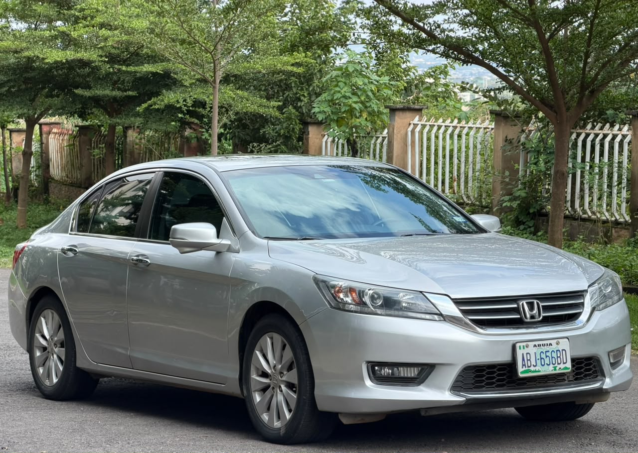 
								Extremely clean Belgium standard First body 6months used Honda Accord 2014 double screen with untermperd system  10.3m abujadeal full									