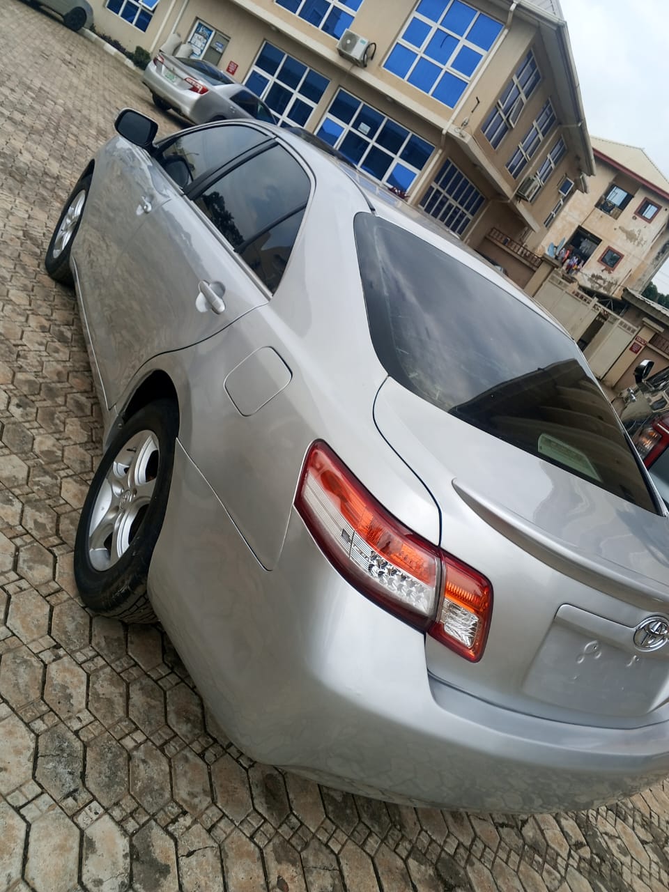
								Tok standard, Toyota Camry 08 model unregistered 2025 entry engine and gear untempered AC factory fits buy and drive nothing to fix price 5.3m location Abacha Road nyanya Abuja settlement 100k full									