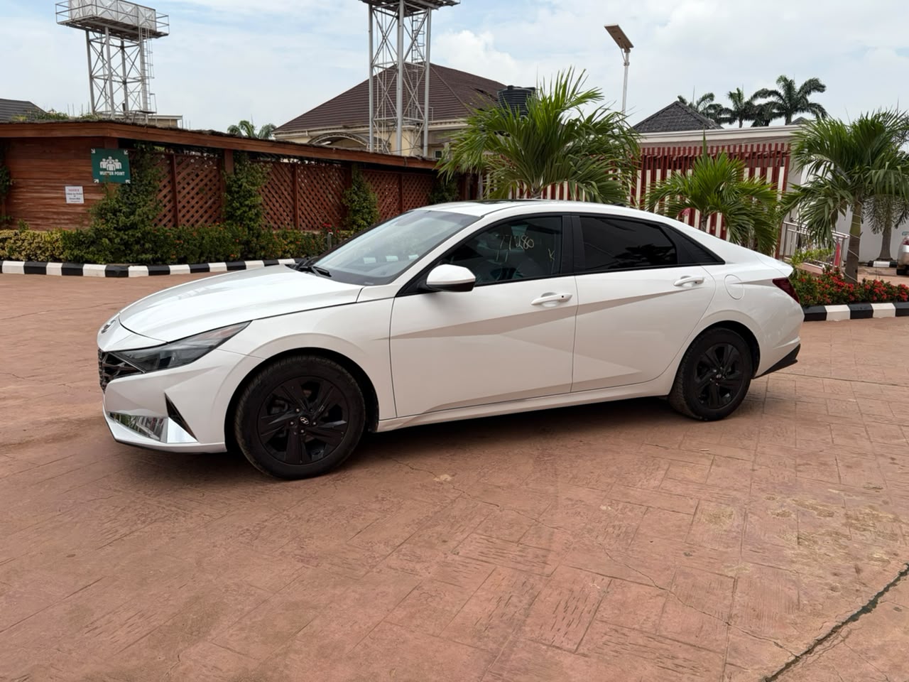 
								Distress foreign used Hyundai Elantra 2023 model, pano roof, thumb start, back AC vent, reverse and front camera, body marseach seat with heat sensor, low milage for just 29m. Buyer settle 500k Abacha road full									
