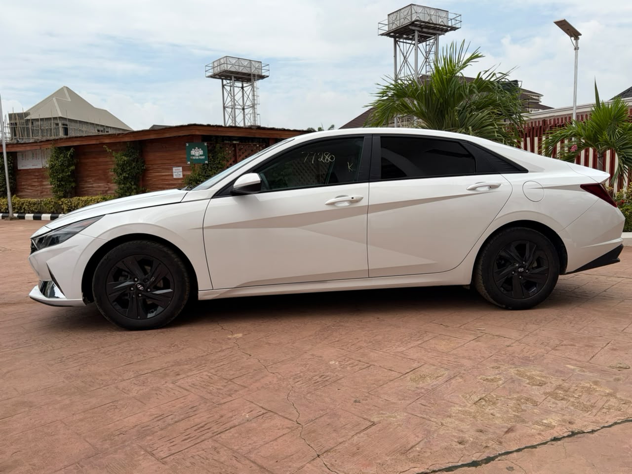 
								Distress foreign used Hyundai Elantra 2023 model, pano roof, thumb start, back AC vent, reverse and front camera, body marseach seat with heat sensor, low milage for just 29m. Buyer settle 500k Abacha road full									