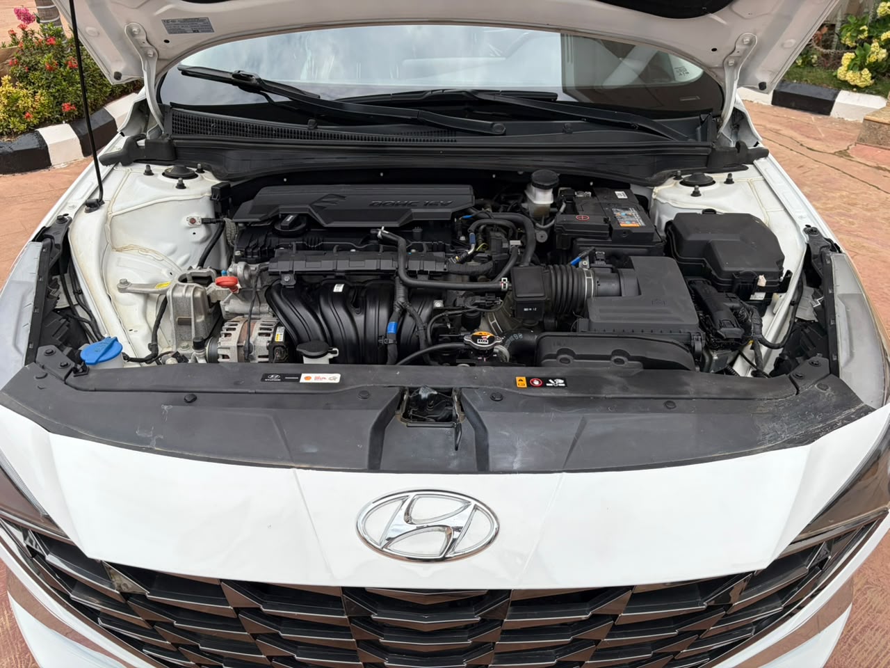
								Distress foreign used Hyundai Elantra 2023 model, pano roof, thumb start, back AC vent, reverse and front camera, body marseach seat with heat sensor, low milage for just 29m. Buyer settle 500k Abacha road full									