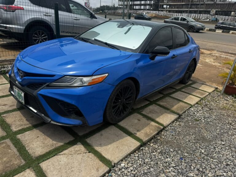 TOYOTA CAMRY SE (2019)  ➖ABUJA USED 🌎 LOCATION ABUJA  🔲DUTY PAID ⬛ SUPER CLEAN, A/C, UNTAMPARED V4 ENGINE AND GEAR, BUY AND DRIVE. 🏷️16M Net 📍Abuja Dea