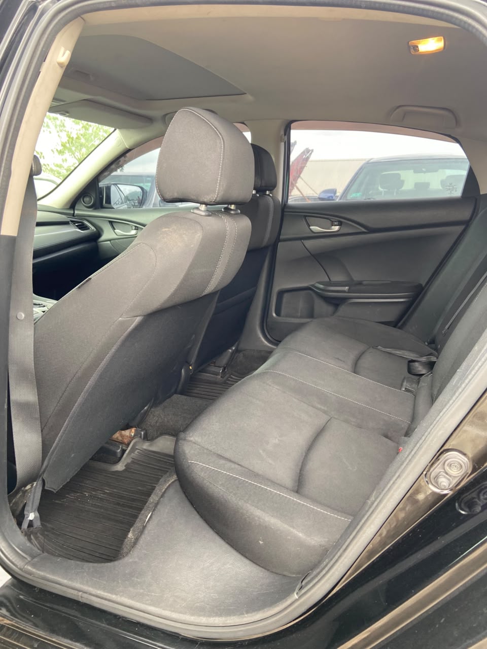 
								Direct Belgium 2015 Honda Civic Full option Excellent condition with recent duty  Going for 15,3m Kubwa Abuja full									